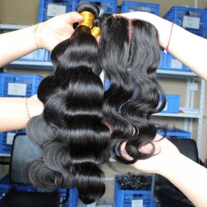 Peruvian Virgin Hair Body Wave 4X4inches Middle Part Silk Base Closure with 3pcs Weaves 